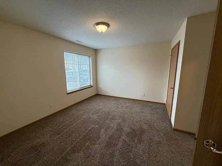 221 Crystal St — Photo 43