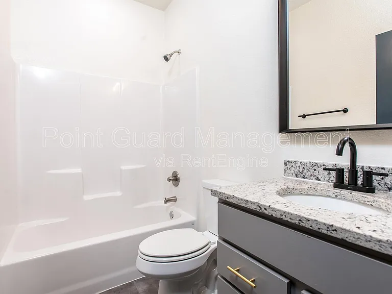 2885 N Oliver St — Photo 41