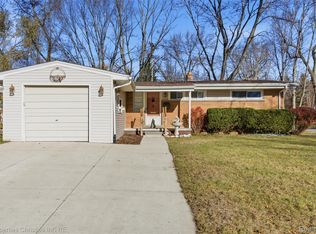 998 Brooklawn Rd, Troy, MI 48084