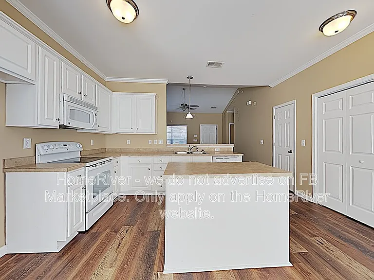 225 Windsor Trace Dr — Photo 4
