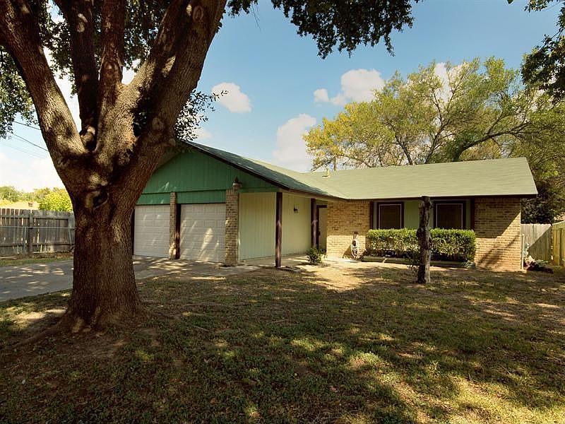 1st image of 10103 Bluff Bend Dr