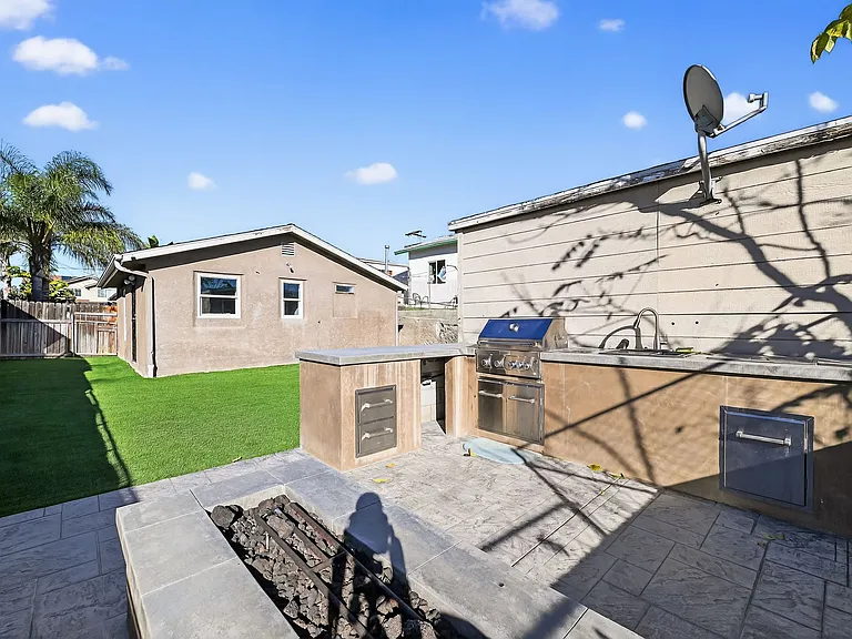 4045 C St — Photo 36