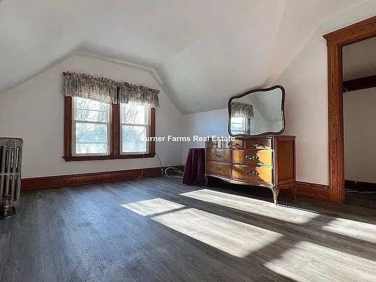 5 bed, 1.5 bath, $7,800 — Photo 3