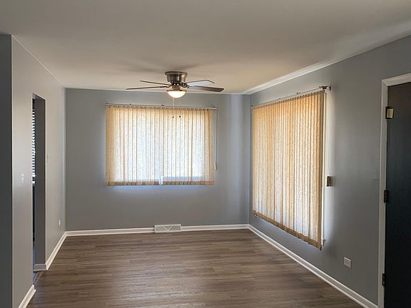2nd image of 604 N Cherry Dr