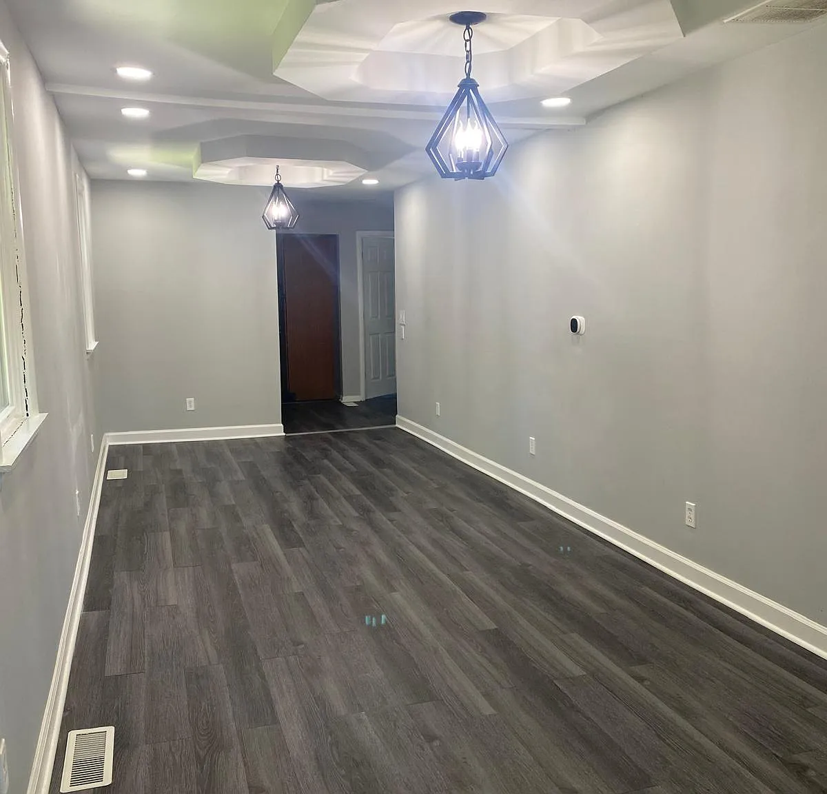3 bed, 1016 sqft, $2,200 — Photo 2