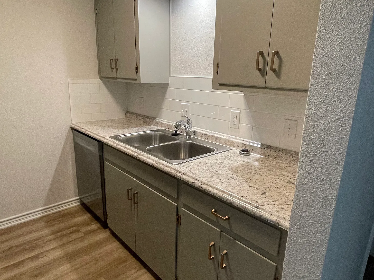 1521 W Court St — Photo 2