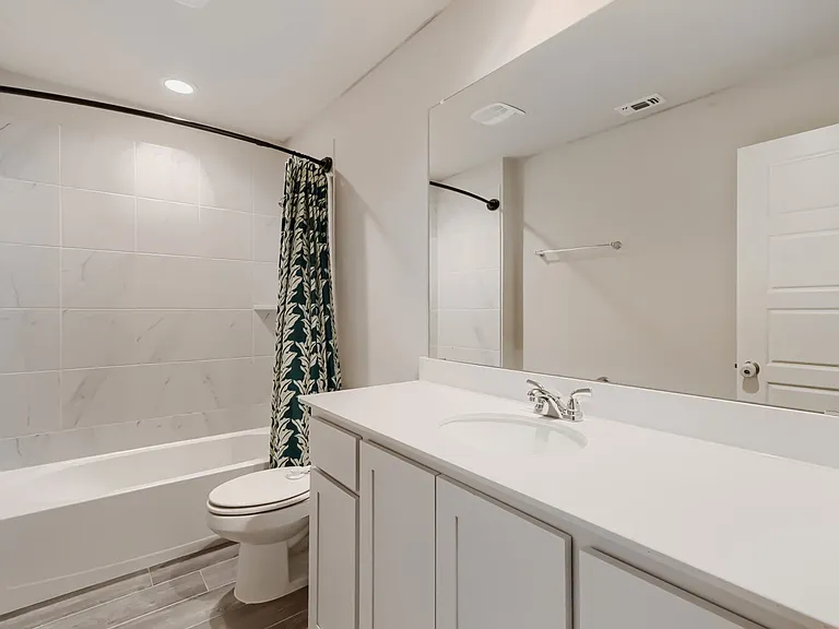 628 Sandiford Ct — Photo 16