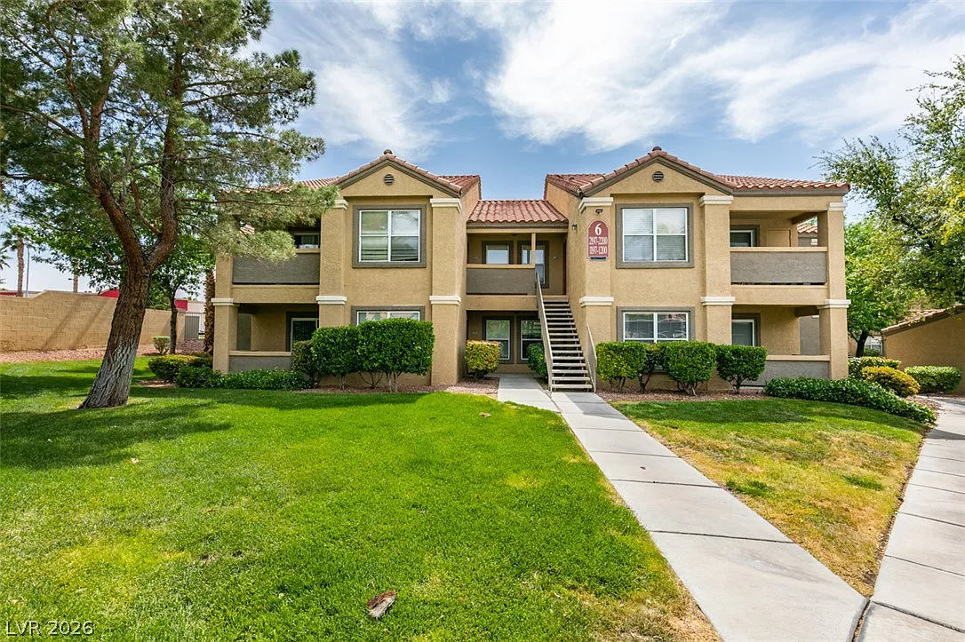 2 bed, 2.0 bath, 960 sqft, $1,700 — Photo 1