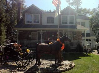 24 Packanack Lake Rd, Wayne, NJ 07470