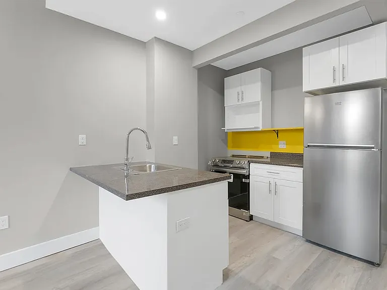 639 E 28th St #1A — Photo 3