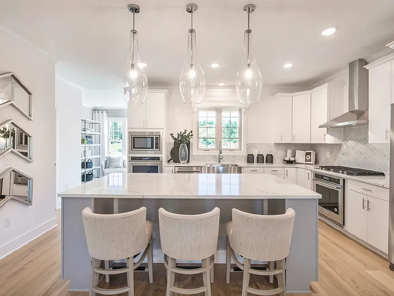 603 Shore Ct — Photo 3