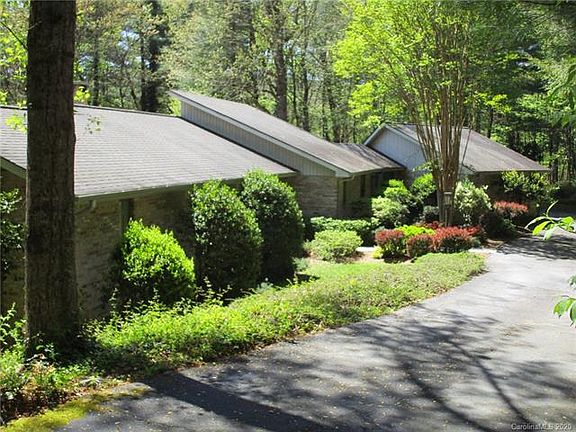 4th image of 55 Hamilton Dr