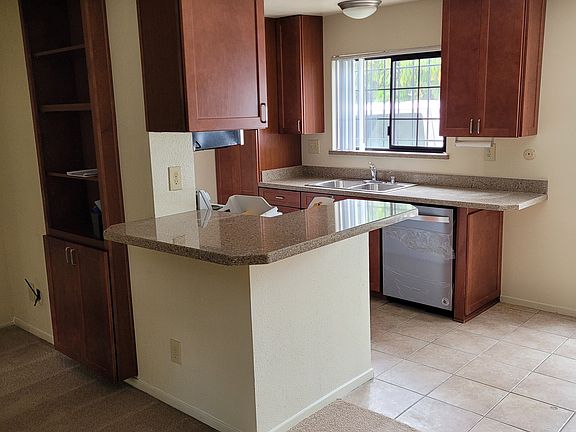 3rd image of 1450 Chalcedony St