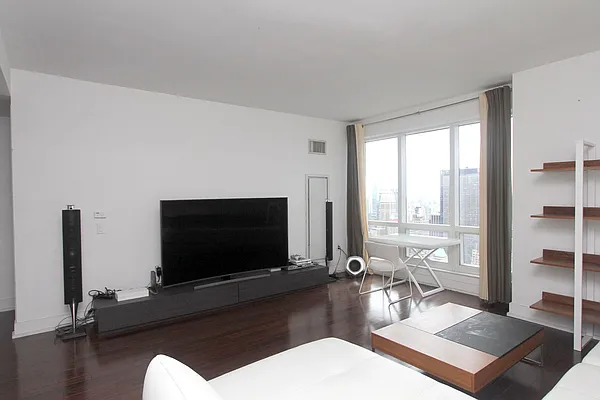 Rented by NY Best Homes Realty | media 8