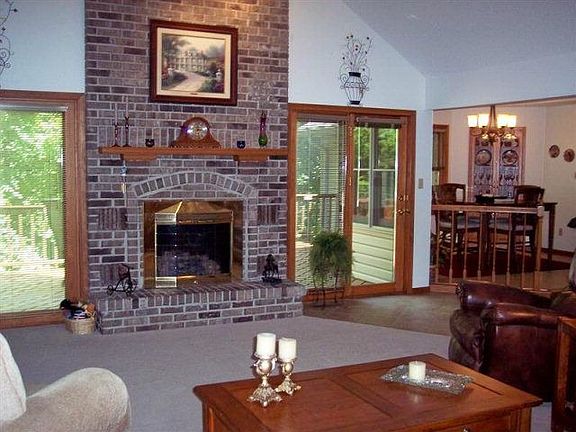 2nd image of 225 Westpoint Ct