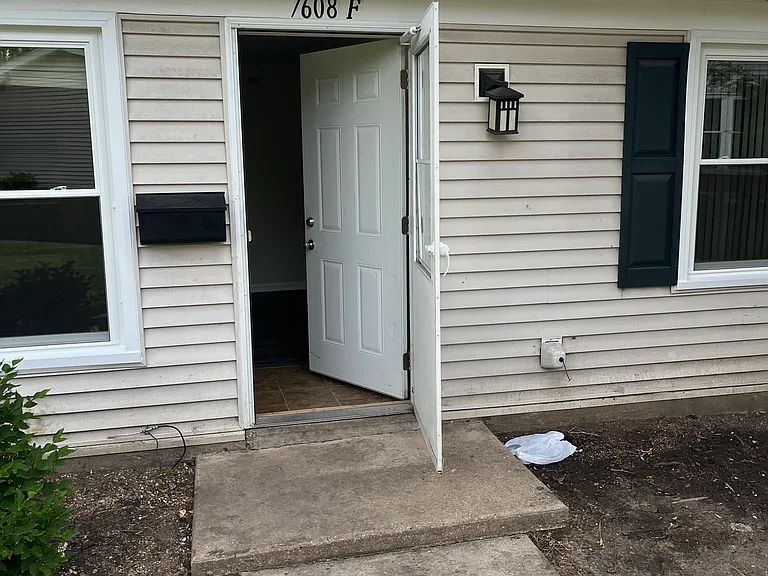 7608 Bristol Ln #F — Photo 1