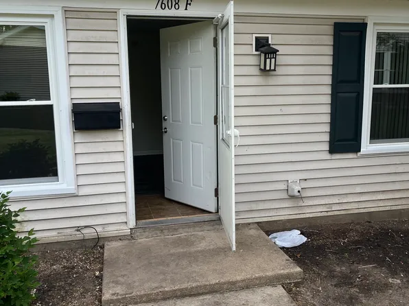 7608 Bristol Ln, Hanover Park, IL