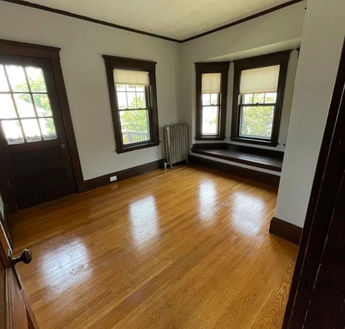 6 bed, $7,900 — Photo 4