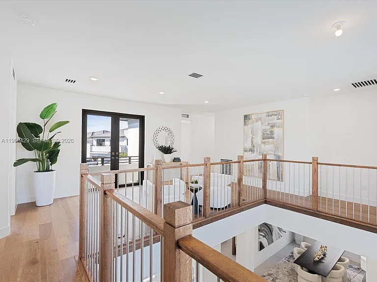 19701 NE 16th Pl — Photo 87
