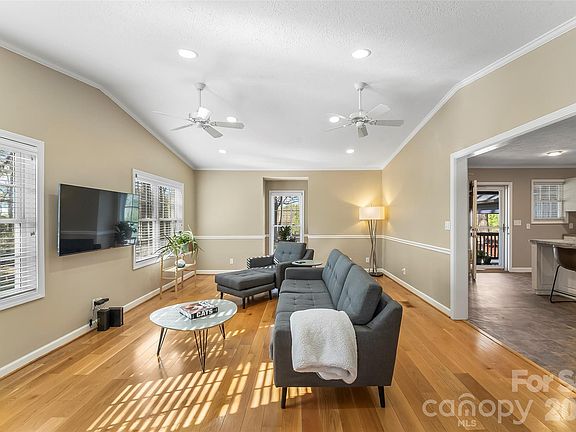 4th image of 4267 County Home Rd