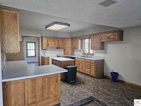 3rd image of 316 W 2nd St