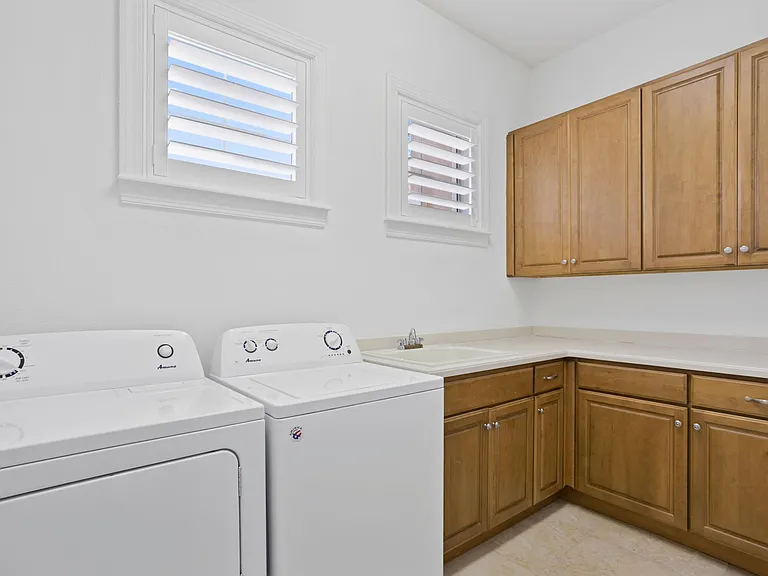 4130 Causeway Vista Dr — Photo 32
