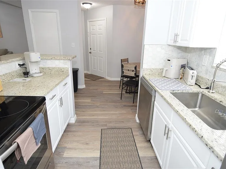 8754 Mallard Reserve Dr #202 — Photo 10