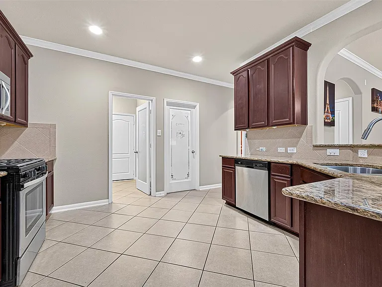9106 Fuqua Breeze Dr — Photo 15