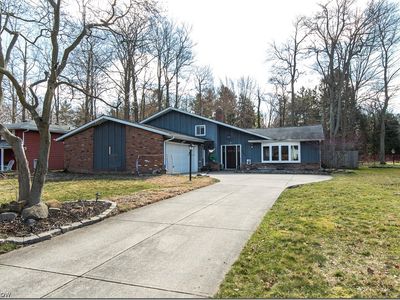 27589 Linwood Cir, North Olmsted, OH, 44070