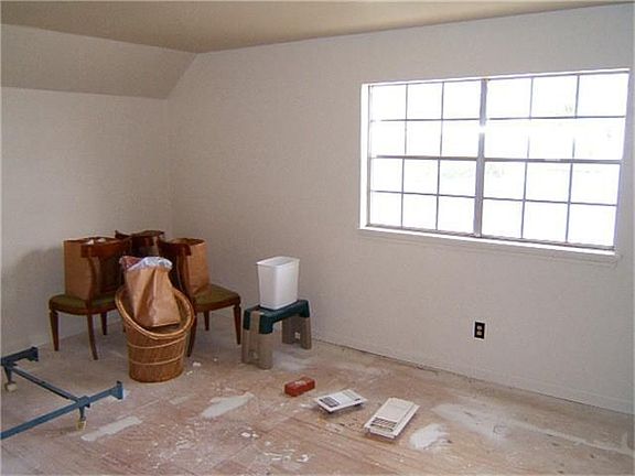 5th image of 18526 Prince William Ln