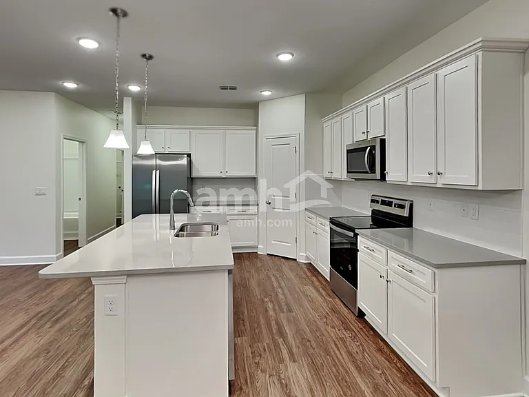 3013 Rolling Acres Rd — Photo 4