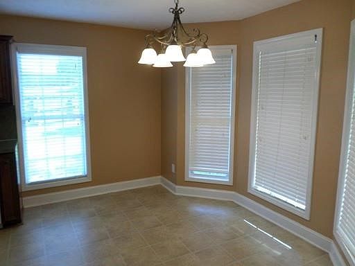 3rd image of 36 Hillside Dr