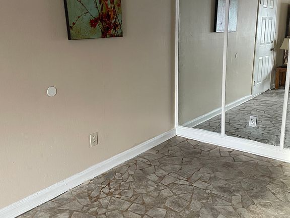 3rd image of 214 Camelot Dr