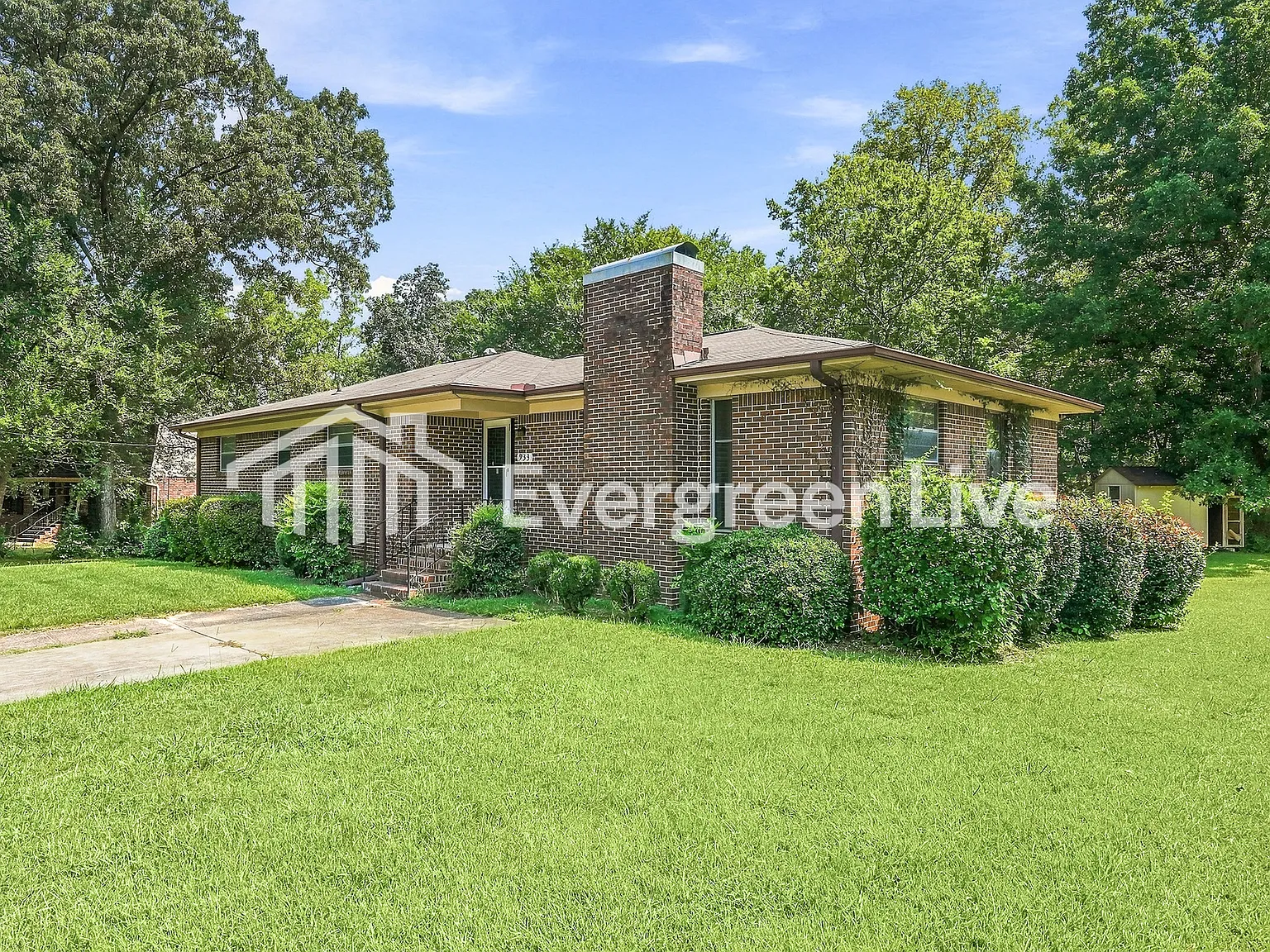 3 bed, 2.0 bath, 1561 sqft, $1,495 — Photo 2