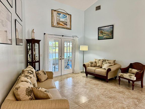 4th image of 1400 SE 21st Street