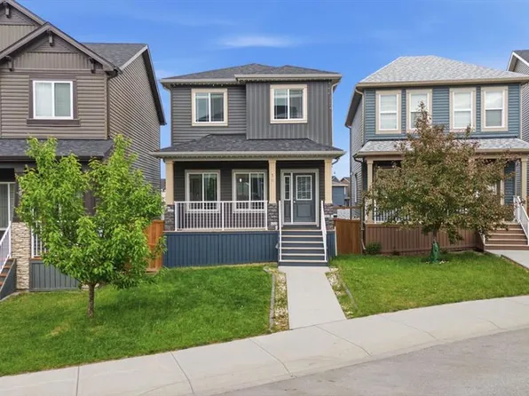 30 SW Evanscrest Hts NW, Calgary, AB T3P 0S3