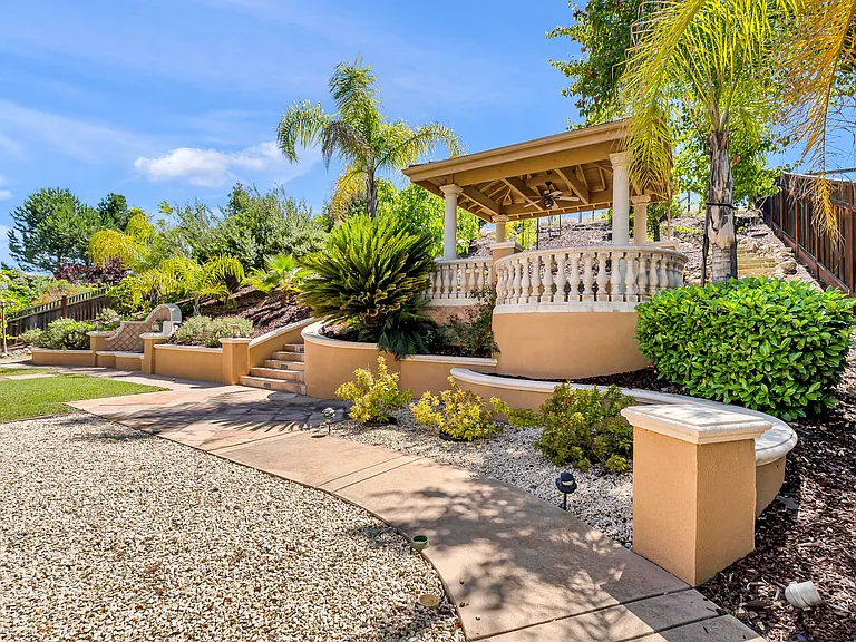 2144 Terrena Valley Dr — Photo 28