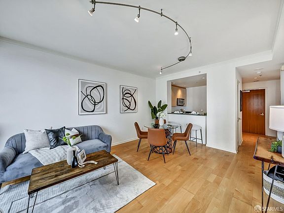 4th image of 400 Beale St APT 2202