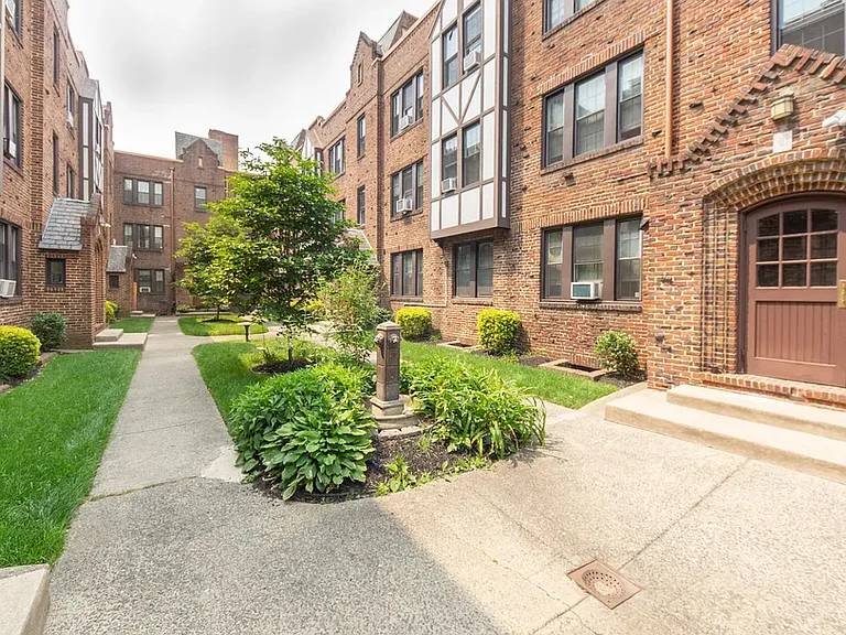 602 W Maple Ave #J1 — Photo 12