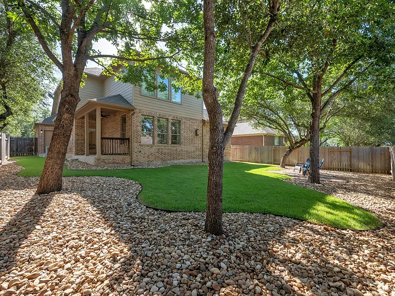 8620 Alophia Dr — Photo 29