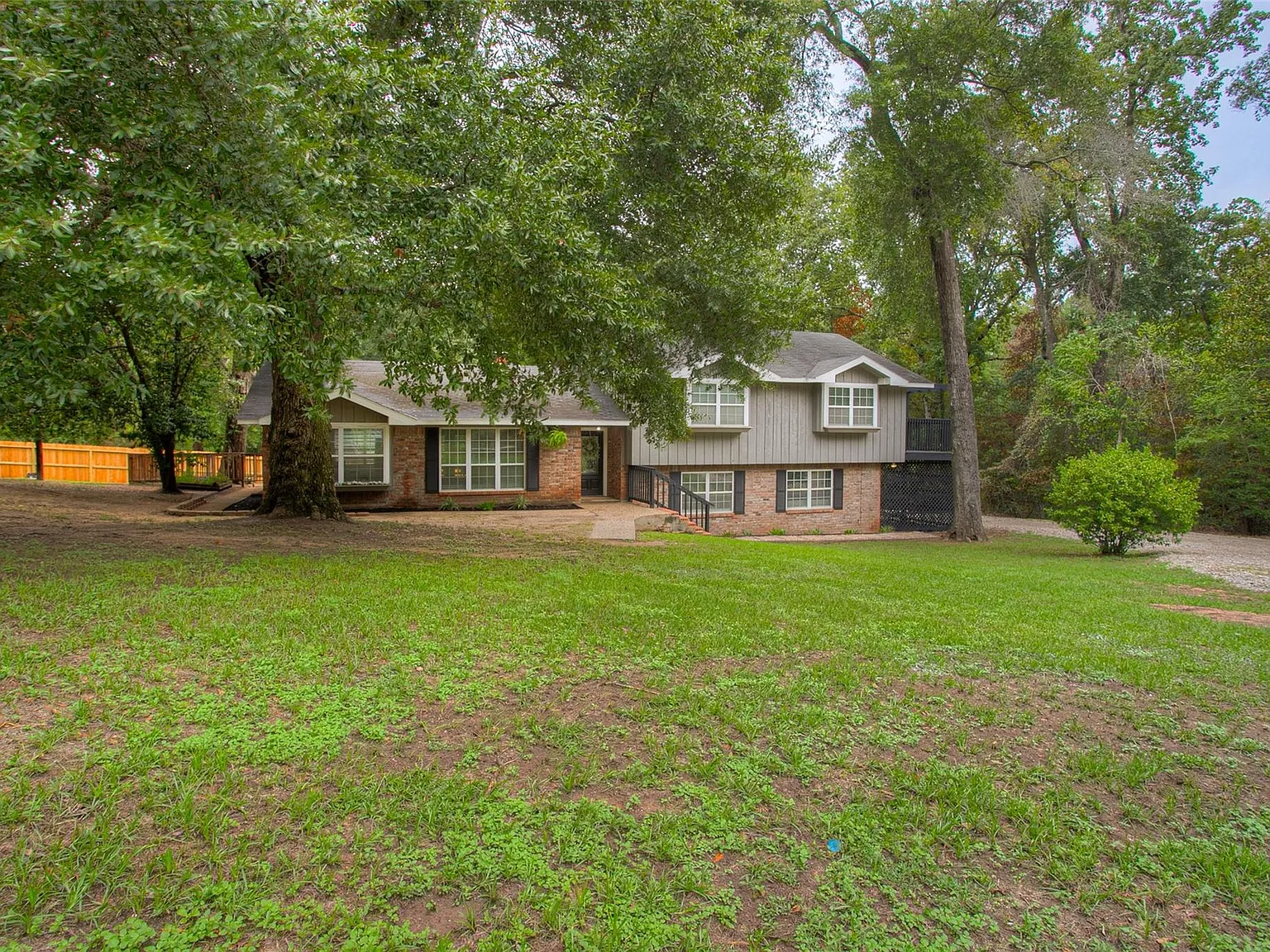 3 bed, 2.0 bath, 2016 sqft, $2,650 — Photo 2