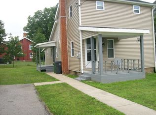 22 Vernon St, Middleport, NY 14105