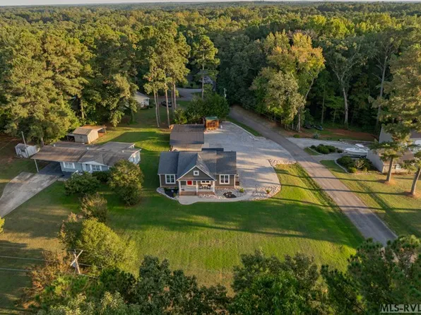 400 Tanglewood Dr, Bracey, VA 23919