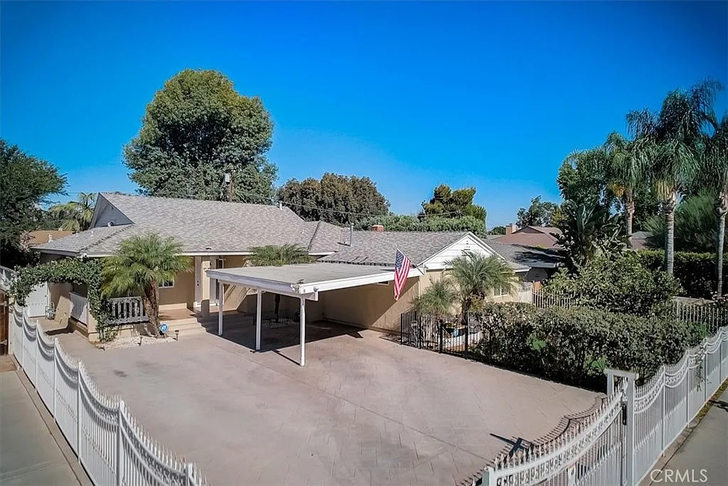 3 bed, 1600 sqft, $3,450 — Photo 1
