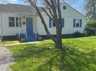 101 Sanford Ln, Oak Ridge, TN 37830