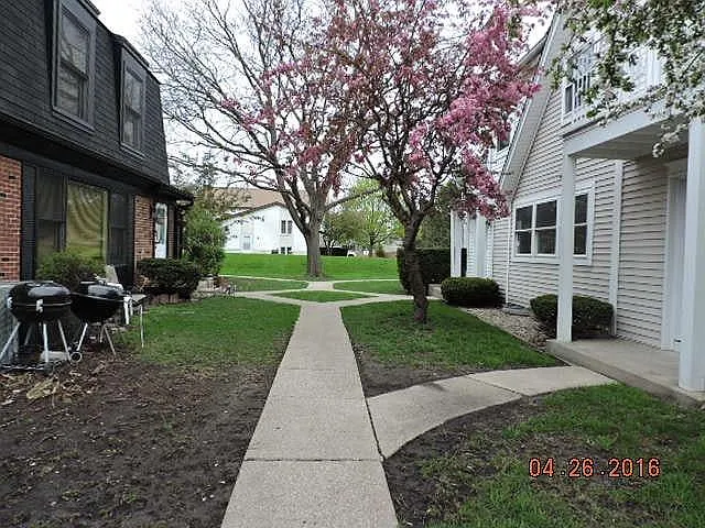 2 bed, 1.5 bath, 1476 sqft, $2,550 — Photo 2