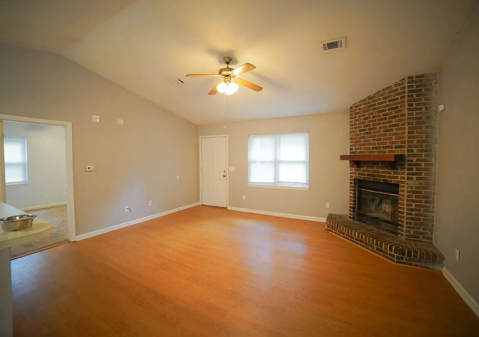 2 Bed / 2 Bath in Super Popular Renegade Village! — Photo 3