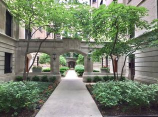 2335 N Commonwealth Ave #2D, Chicago, IL 60614