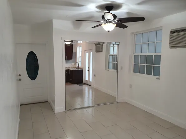 3221 NW 100th St #B, Miami, FL 33147