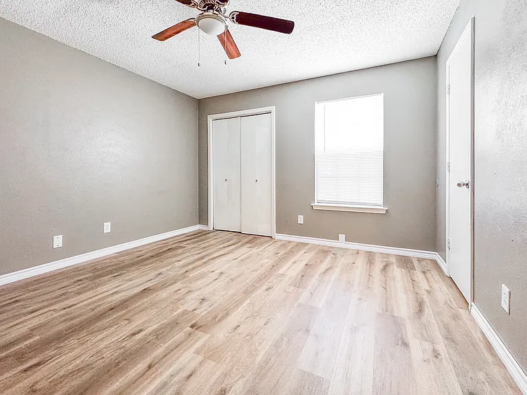 1050 Southmoor Ave — Photo 13